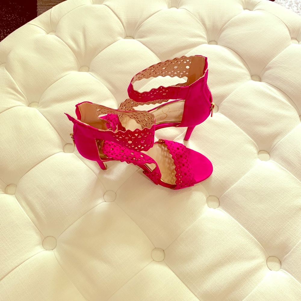 Jessica Simpson ...Fuchsia Pumps ..size 7 1/2